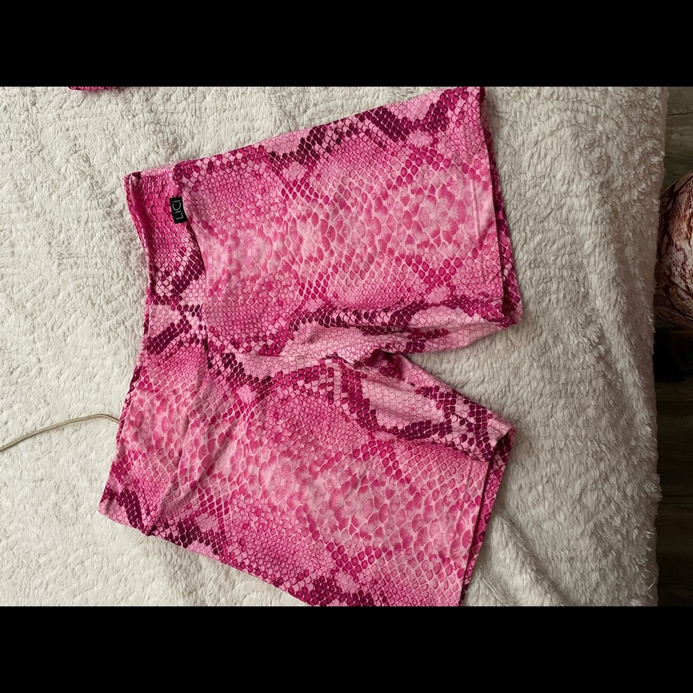 Lici fit Barbie boa shorts size M new just tried
